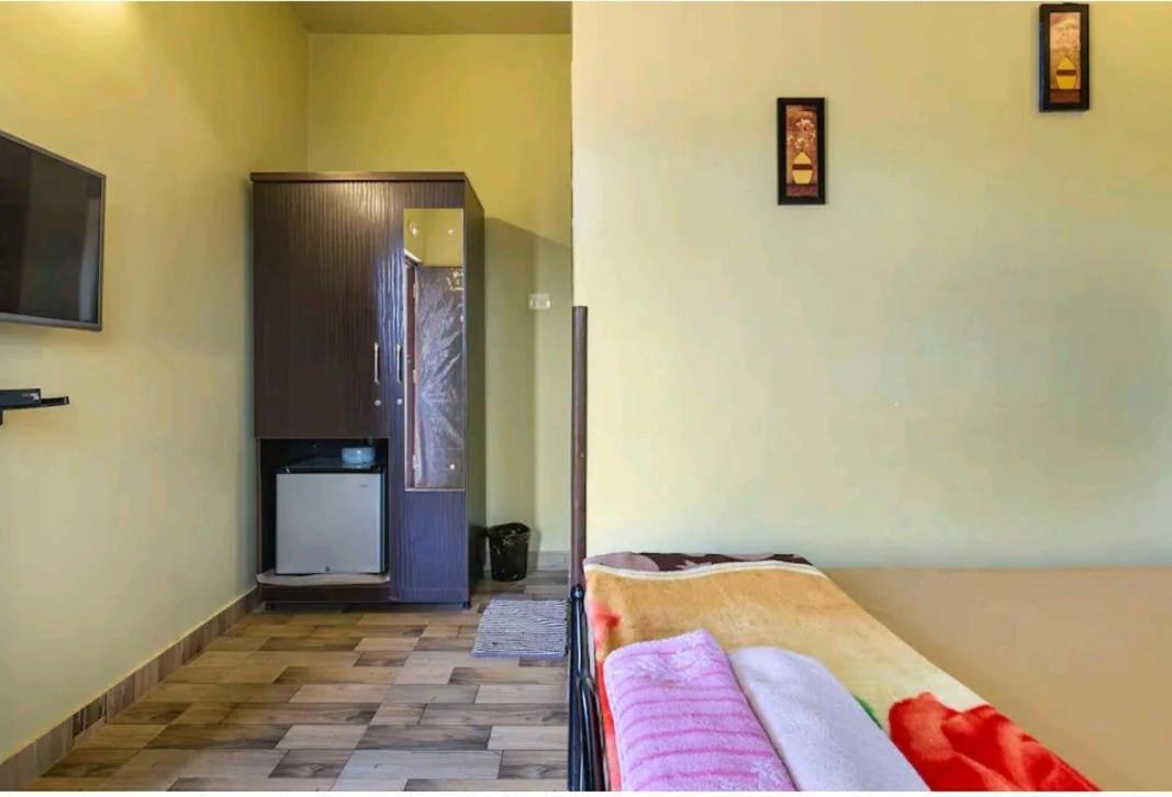 Casa Dcm And Esmeralda - Villa'S And Lake View Rooms In Bambolim With Swimming Pool Acces Екстер'єр фото